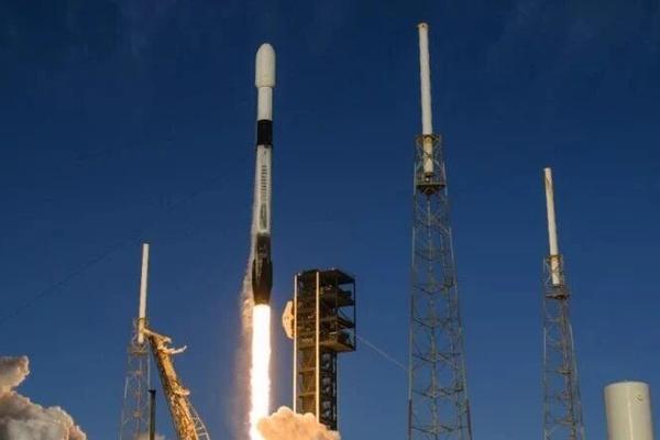 SpaceX IPO 市场报道配图