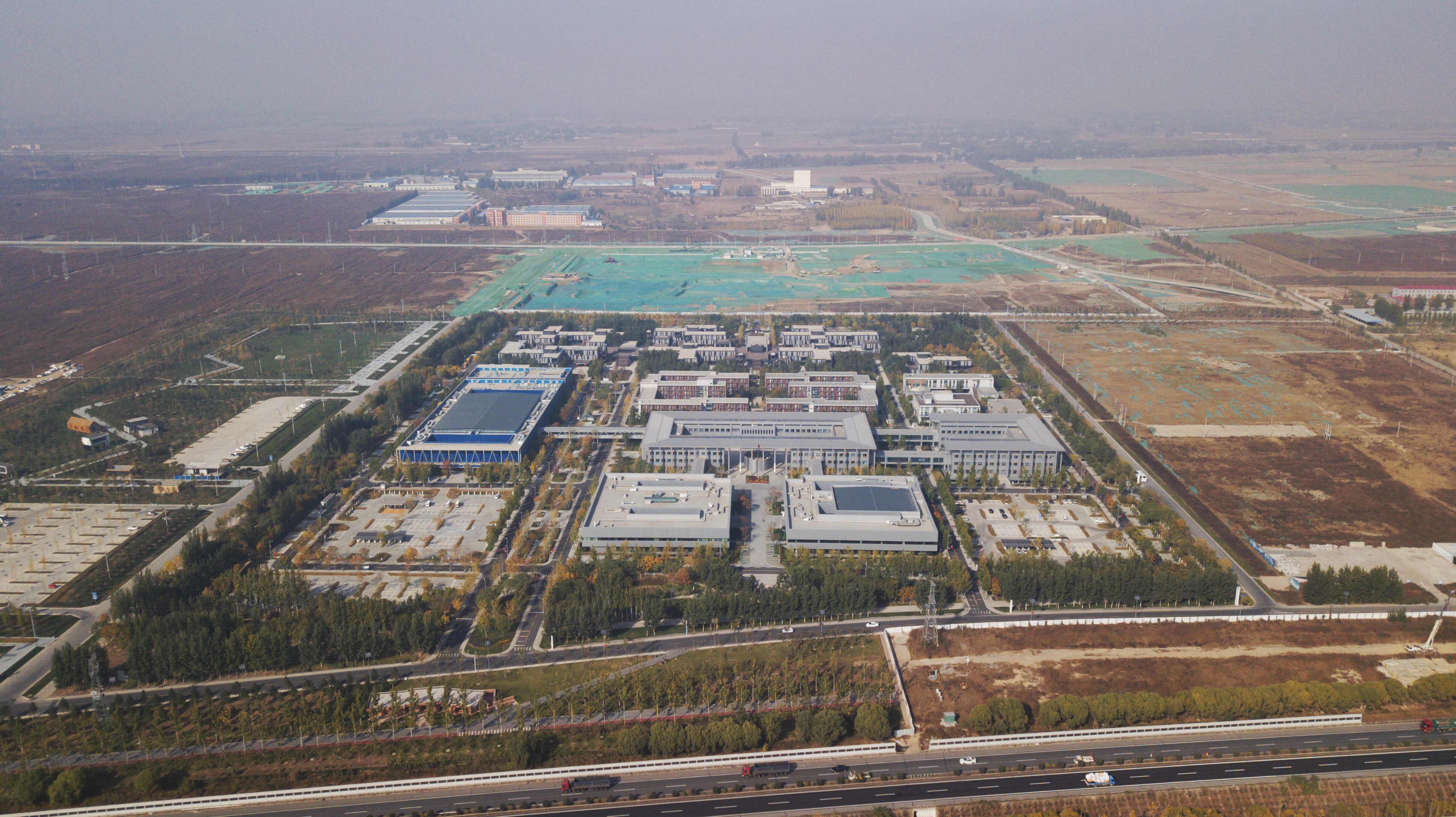 2019年雄安市民服务中心资料图，仅说明雄安新区地域背景，非2026年未来产业项目现场。